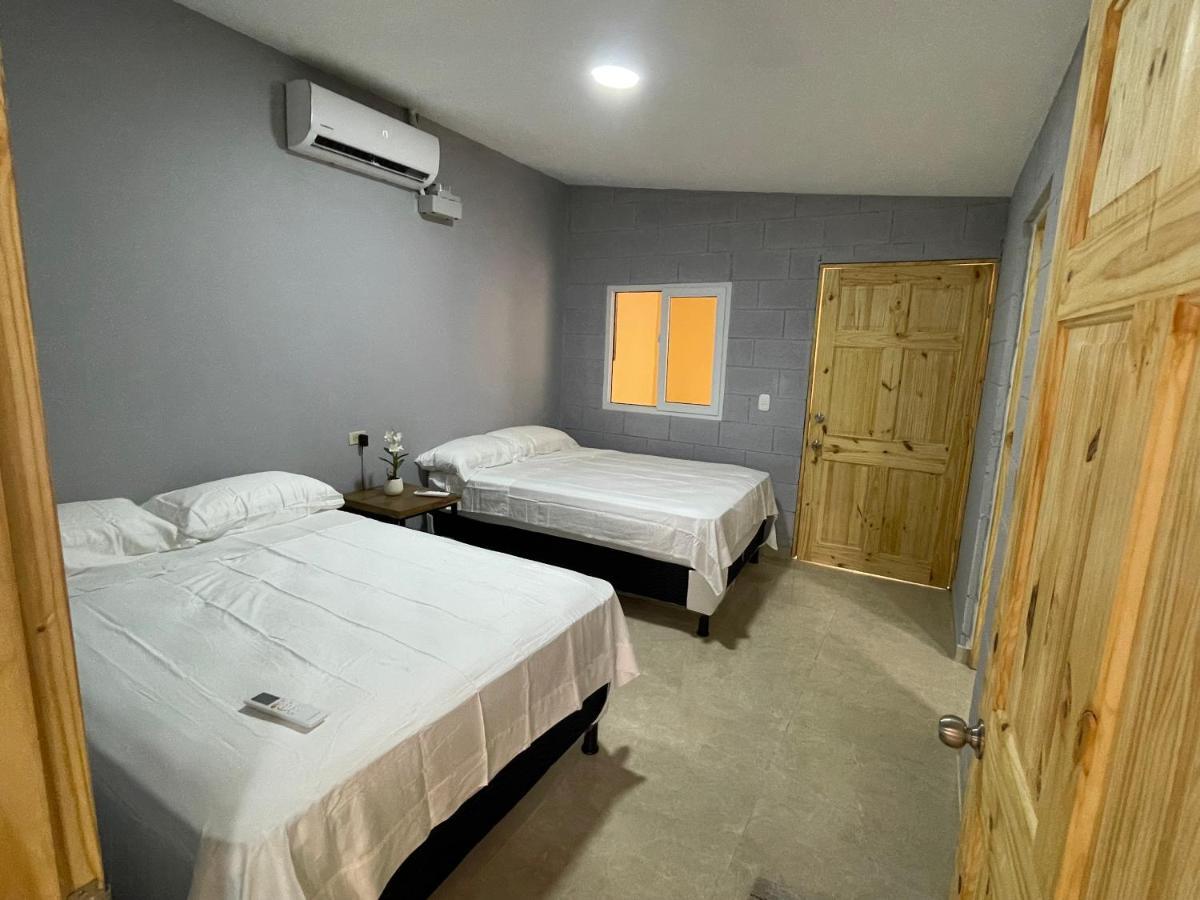 Hostal Camila'S Tamanique Kültér fotó