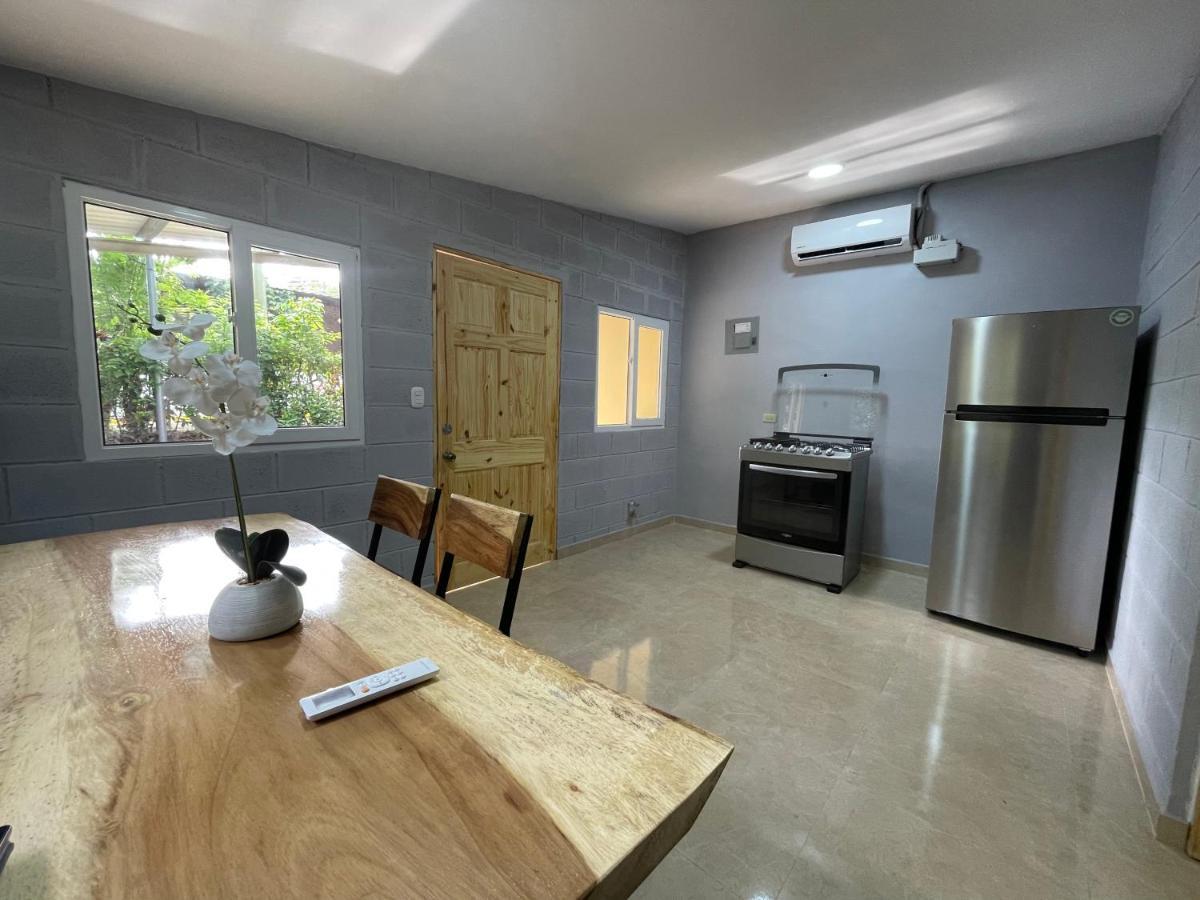 Hostal Camila'S Tamanique Kültér fotó