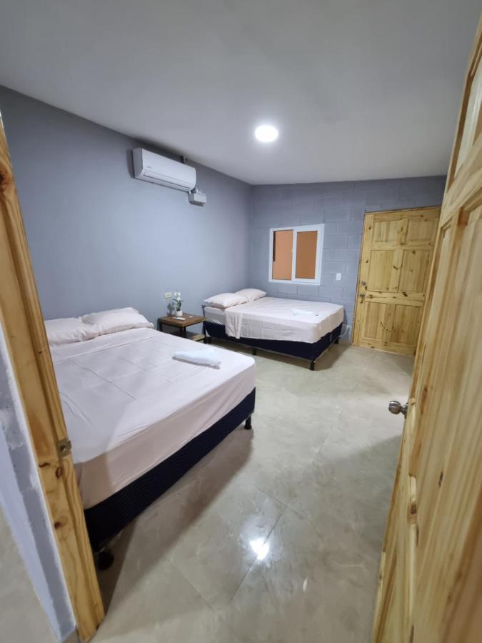 Hostal Camila'S Tamanique Kültér fotó