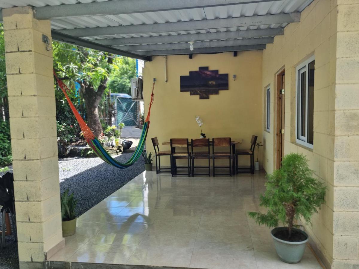 Hostal Camila'S Tamanique Kültér fotó