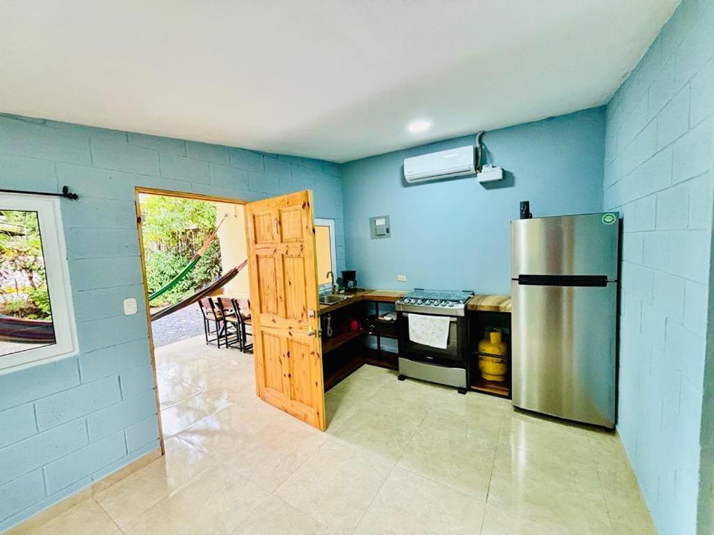 Hostal Camila'S Tamanique Kültér fotó