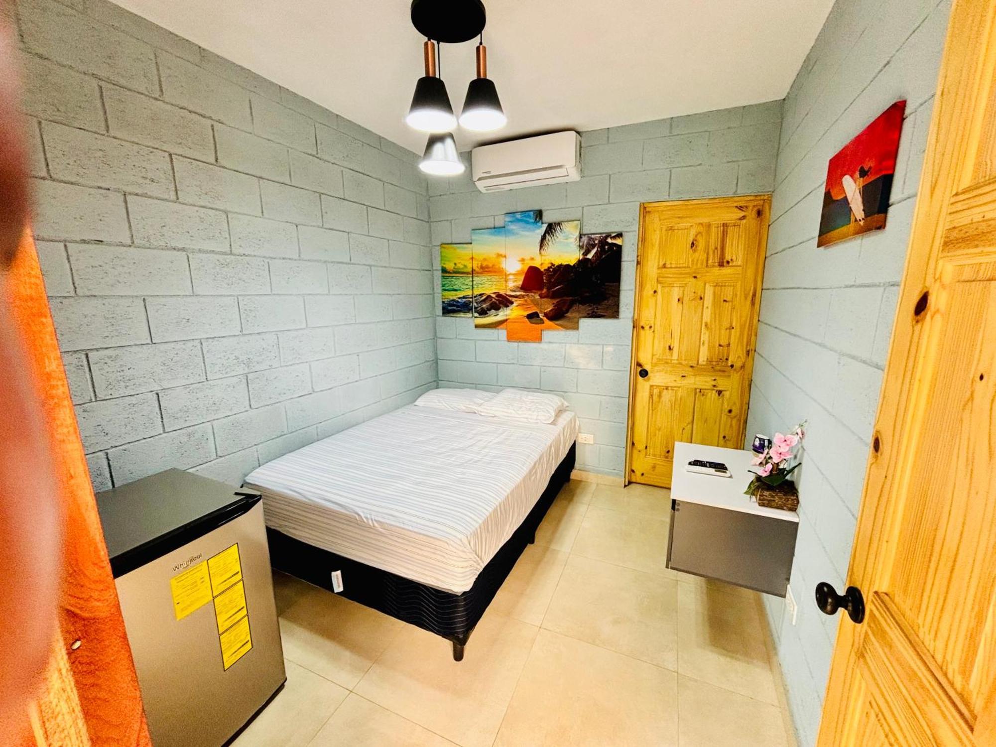 Hostal Camila'S Tamanique Kültér fotó