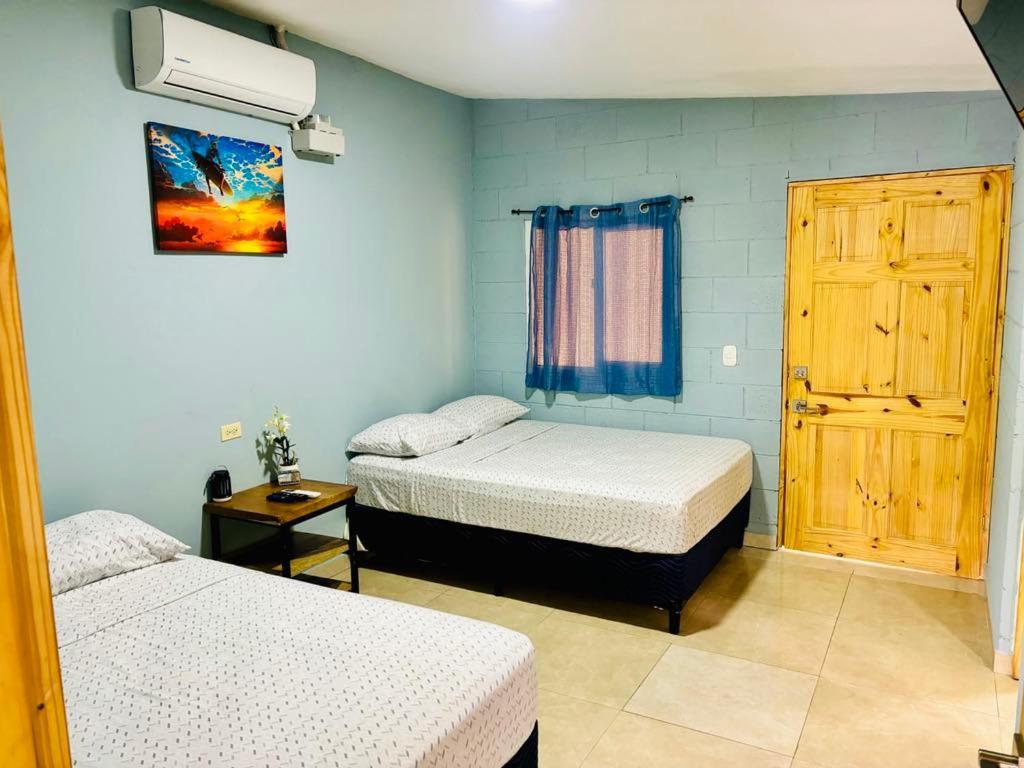 Hostal Camila'S Tamanique Kültér fotó