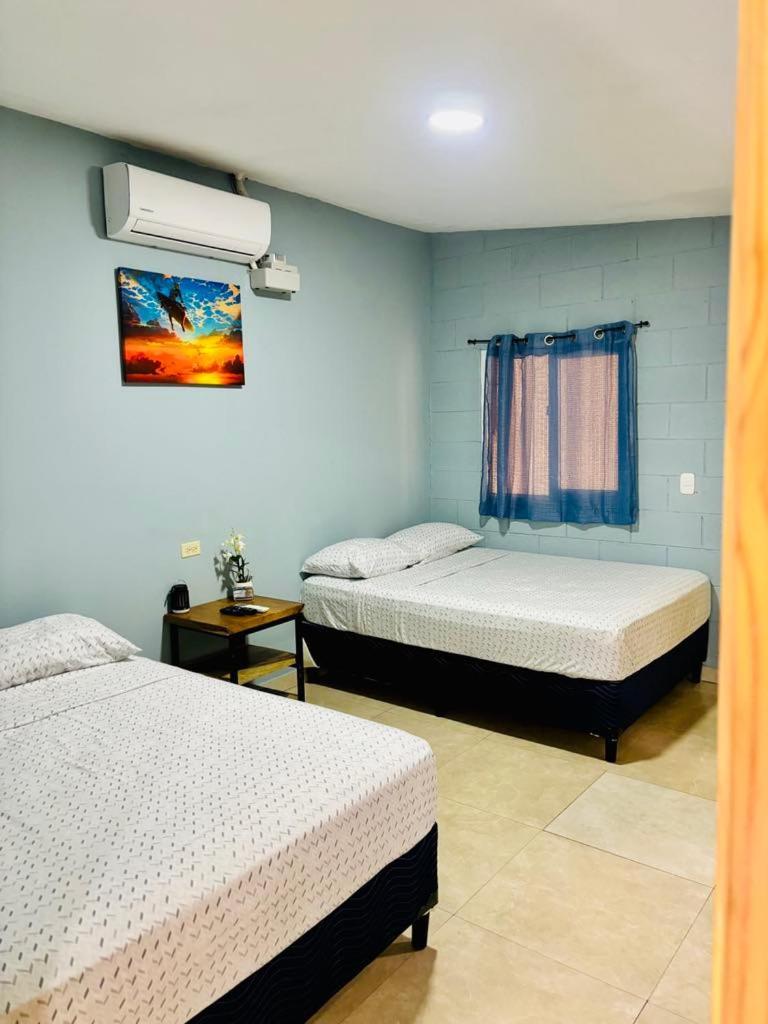 Hostal Camila'S Tamanique Kültér fotó