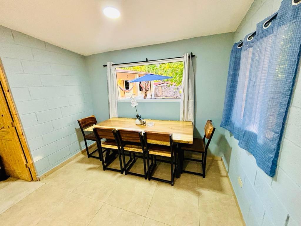 Hostal Camila'S Tamanique Kültér fotó